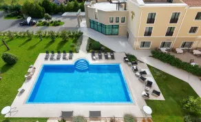 Tresor Le Palais Timisoara, Curio Collection By Hilton - Pool