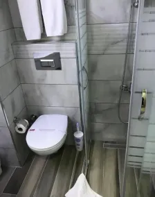 Grand Hotel Tesk - Baño