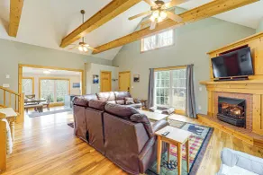 Dog Friendly Mountain View Retreat w/ Hot Tub - Interiør