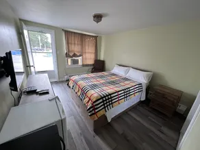 Maple Leaf Motel - Quarto