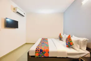 Via Krishna Residency - Nr. Nehru Place Metro - Quarto