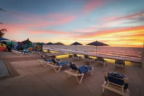 Garner Hotel Mazatlan Beach by IHG - Pool
