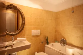 La Maison Royale - Bathroom