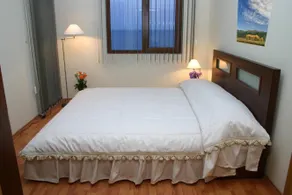 Garden of Eden Complex - Room