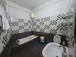 Besillio Grand Hotel and Restaurant - Bathroom