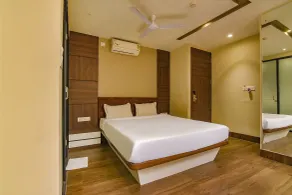 Fabhotel Eros 282 - Quarto