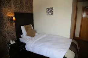 Inn On The Prom At The Fernlea Hotel - Room