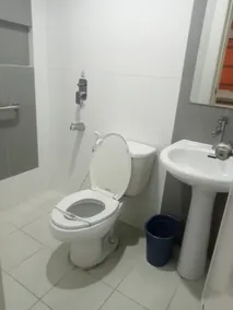 Hotel Sogo Cabanatuan - Bathroom