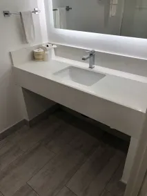Travelodge Inn & Suites by Wyndham West Covina - Salle de bain