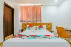 Townhouse Z Square Mall Formerly The Mall Road Inn - Quarto