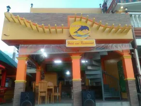 Queen of Isle Restaurant and Cottages - Restaurant
