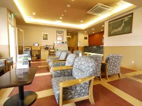 Hotel Route-Inn Sapporo Shiroishi - Coin salon dans le hall