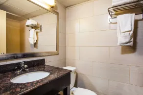 Howard Johnson by Wyndham North Plainfield - Salle de bain