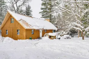 Pere Marquette Riverfront Cabin w/ Fishing Access - Interiör
