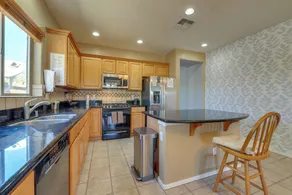 NEW! Stunning Peaceful Peoria Home - Very Close to Sports Complex - Innvendig