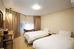 Elin Hotel - Camera