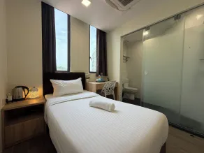 Aura Hotel Mackenzie - Room