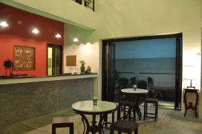 Udee Bangkok Hostel - Coin salon dans le hall