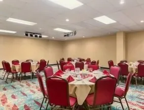 Days Inn by Wyndham Stephenville - Restaurant