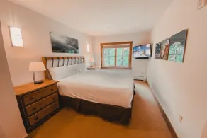 Expedition Station 8589 by SummitCove Lodging in Colorado - Room