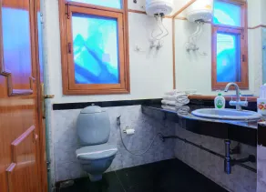 The Stay Inn New Delhi - Bathroom