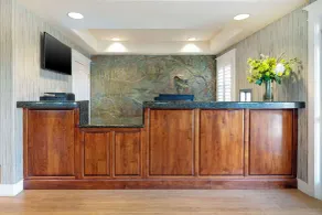 Best Western Cedar Inn & Suites - Réception