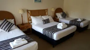 Hibiscus Lakeside Motel - Habitación
