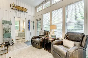Highlands Vacation Rental - Walk to Main St! - Interiör