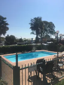 Deco City Motor Lodge - Piscine