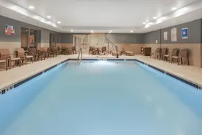 Holiday Inn Express - Auburn Hills South by IHG - Pool
