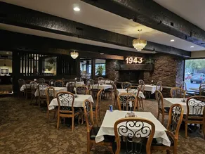 Pine Lake Resort and Banquets - Restaurant