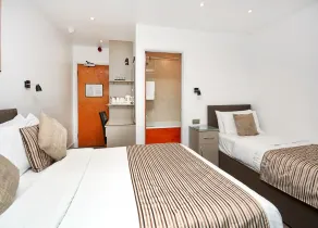 Conifers Guest House - Habitación