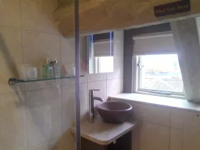The Kings Head Hotel - Bathroom