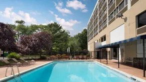 Holiday Inn Clark - Newark by IHG - Pool