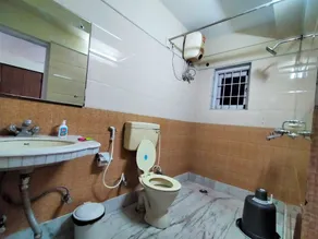 Ashray The Living Entity  - Salle de bain