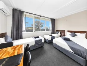 Golden Hills Motel - Room