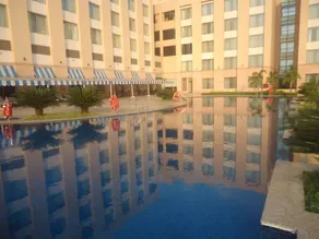 Radisson Blu Hotel Rudrapur - Pool