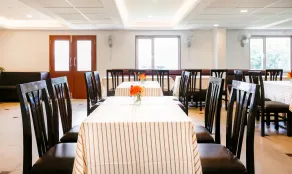 Treebo Premium Akshaya Mahal Inn - Restaurant