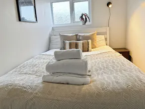 Family Holiday Home With Hot Tub Sauna Sleeps 8 - Habitación