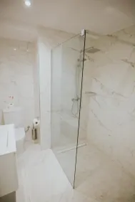 Elya Beach Luxury Suites - Badeværelse