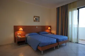 Golden View Studios - Room