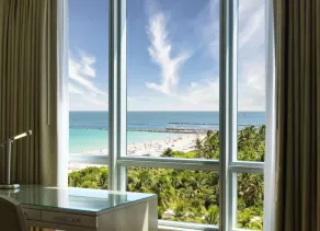 Beachfront Bentley Hotel One Bedroom Suite with Balcony and Beach access - Vue de la chambre