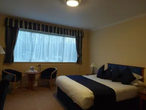 Tiverton Hotel Lounge & Venue - Zimmer
