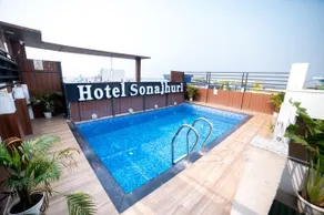 Hotel Sonajhuri - Pool
