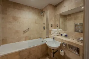 PREMIER SUITES Dublin, Leeson Street - Baño