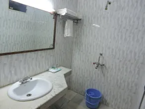 Hotel PLR Grand - Badezimmer