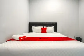 RedDoorz near Surabaya Zoo - Habitación