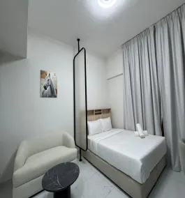 Luxury Apartment with Pool Gym & Free Parking at Equiti Gates Jebel Ali - Chambre