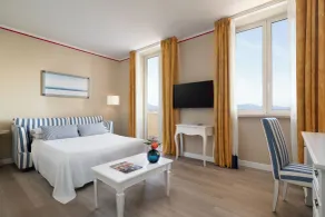 Hotel Sina Astor - Zimmer