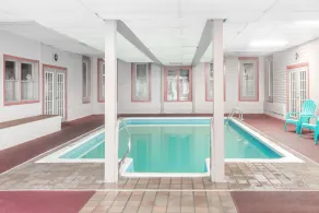 Ramada by Wyndham Groton Mystic - Piscine